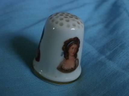 COUNTESS FINE BONE CHINA THIMBLE