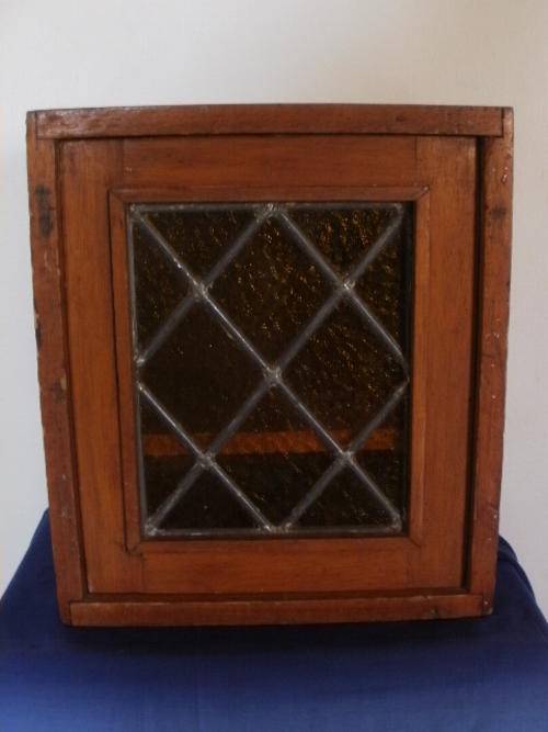 ****weekend special**** A STUNNING LITTLE CABINET WITH LEAD GLASS