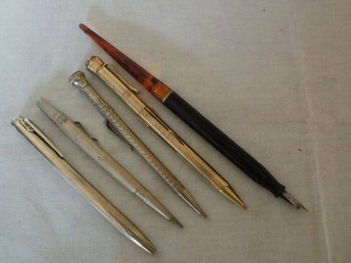 JOBLOT OF PENS & PENCIL