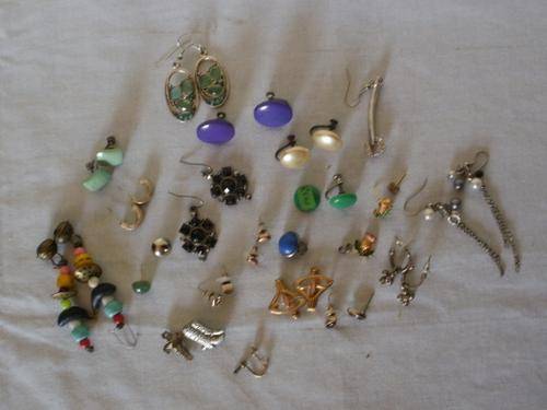 VINTAGE EARRINGS
