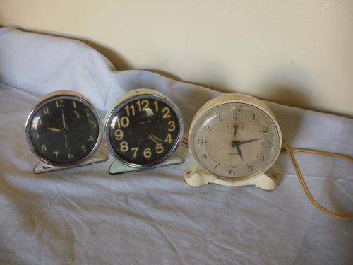 THREE ALARM CLOCKS (NEED A SERVICE)