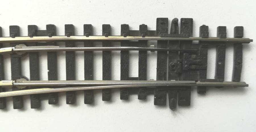 Peco SL-87 large radius L/H curved turnout