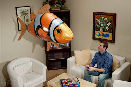 ***HUGE*** Remote controlled Air flying clown fish!  Gr8t Gift idea!