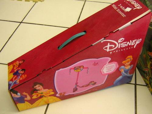 PRINCESS 3 wheel scooter RIDE ON, Great Gift idea this will make!