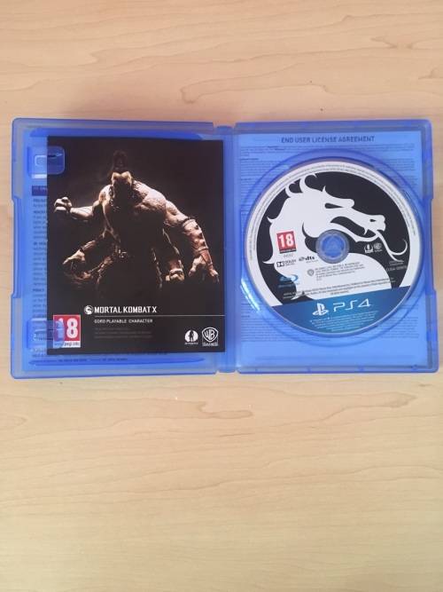 PS4 7 Games with white PS4 bluetooth headset