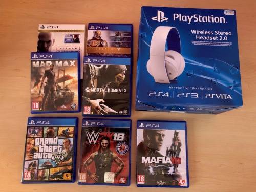 PS4 7 Games with white PS4 bluetooth headset