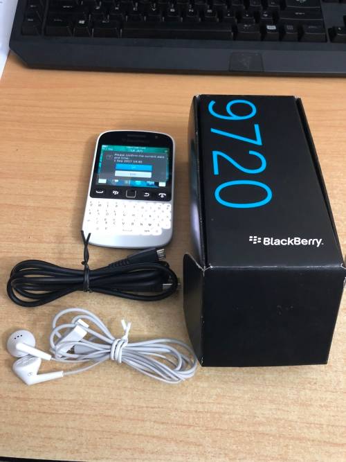 BlackBerry 9720 - White