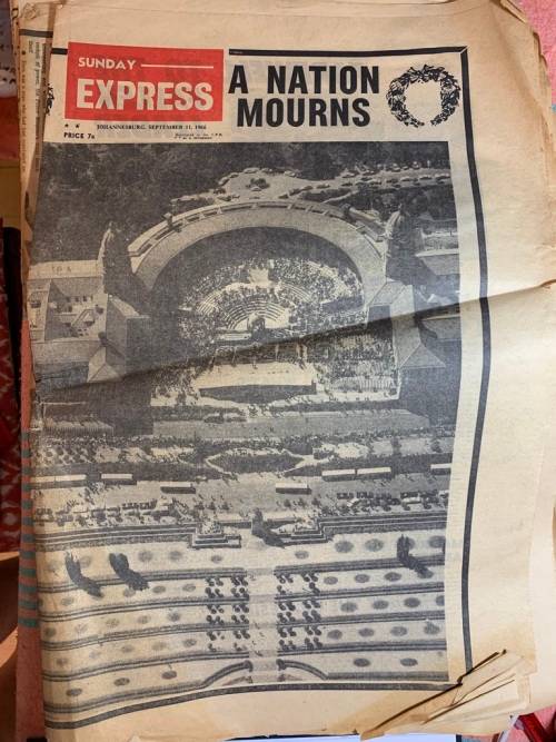 ORIGINAL HISTORIC NEWSPAPER POSTER + NEWSPAPERS : ASSASSINATION OF DR VERWOERD