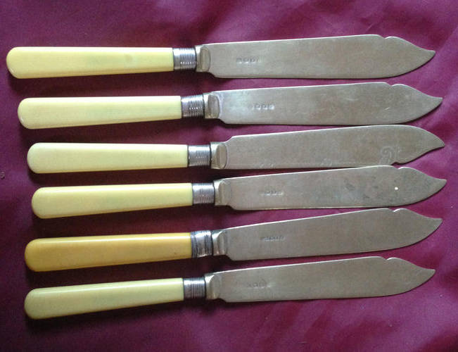 FISH KNIFES