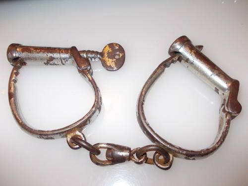 Vintage SAPS Handcuff