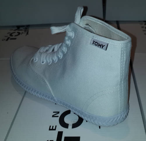 GENUINE TOMY TAKKIES WHITE