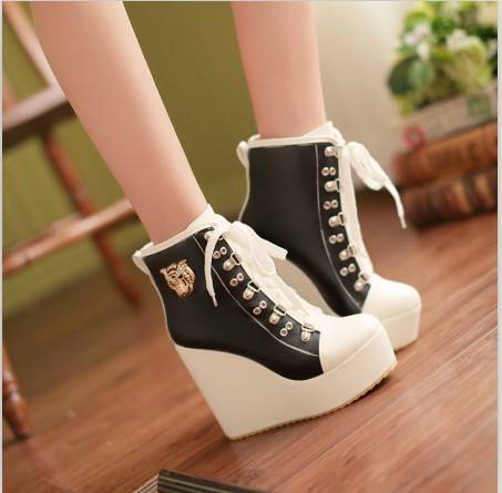 Matching Leopard Embellished Lace Up Ankle Boots
