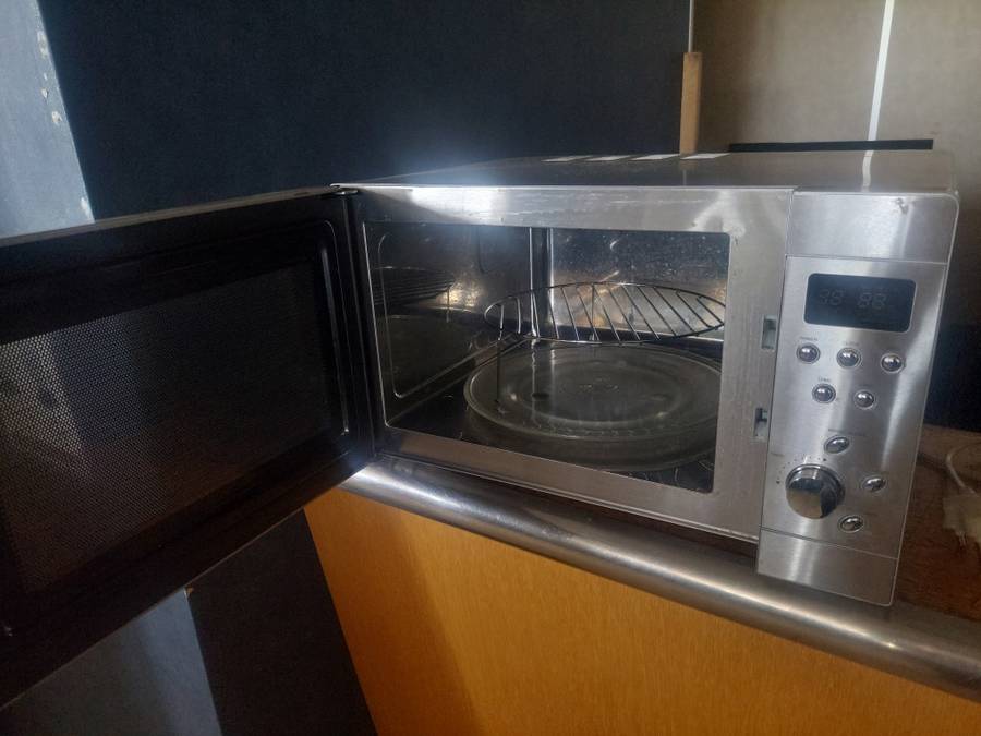 Mophy richards microwave oven