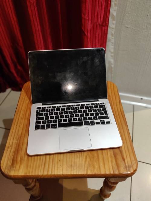 MacBook Pro 13 inch Retina (Early 2015), 256GB SSD, 8GB RAM