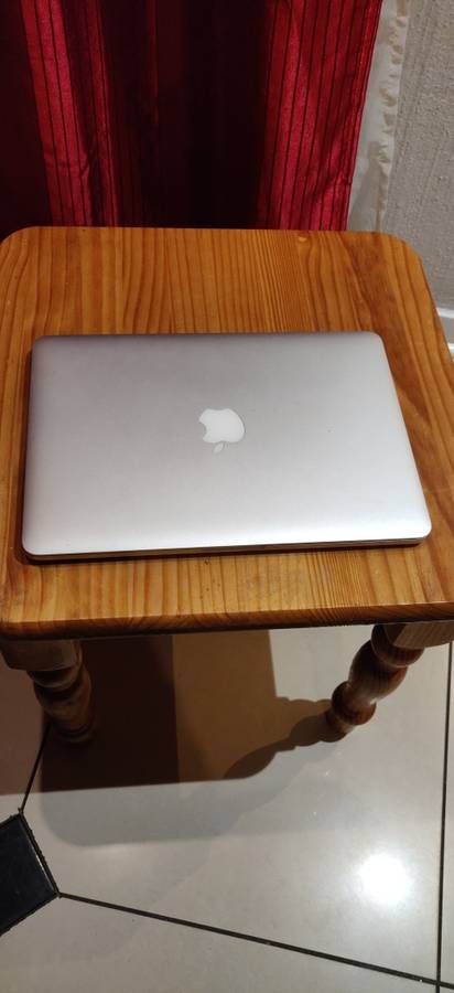 MacBook Pro 13 inch Retina (Early 2015), 256GB SSD, 8GB RAM