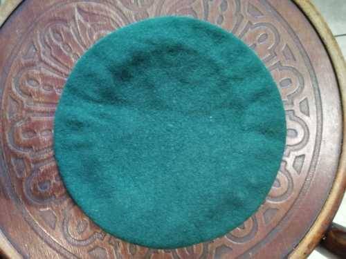 Rhodesian Light Infantry  ( RLI ) beret with badge.