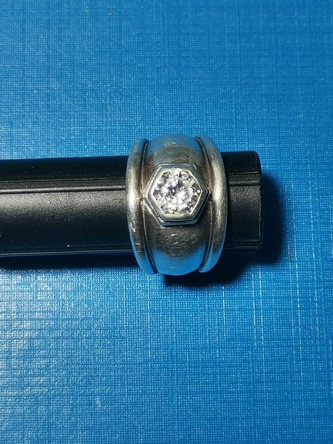 SILVER 925 RING. WEIGHT: 6.40 GRAMS.  INSIDE DIAMETER: 17MM+.