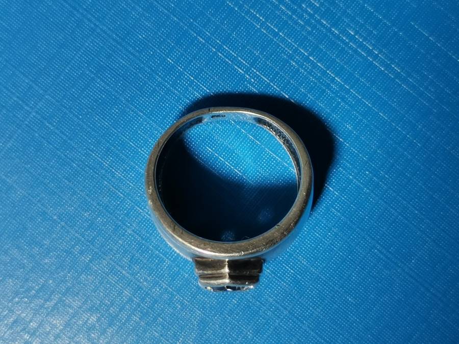 SILVER 925 RING. WEIGHT: 6.40 GRAMS.  INSIDE DIAMETER: 17MM+.