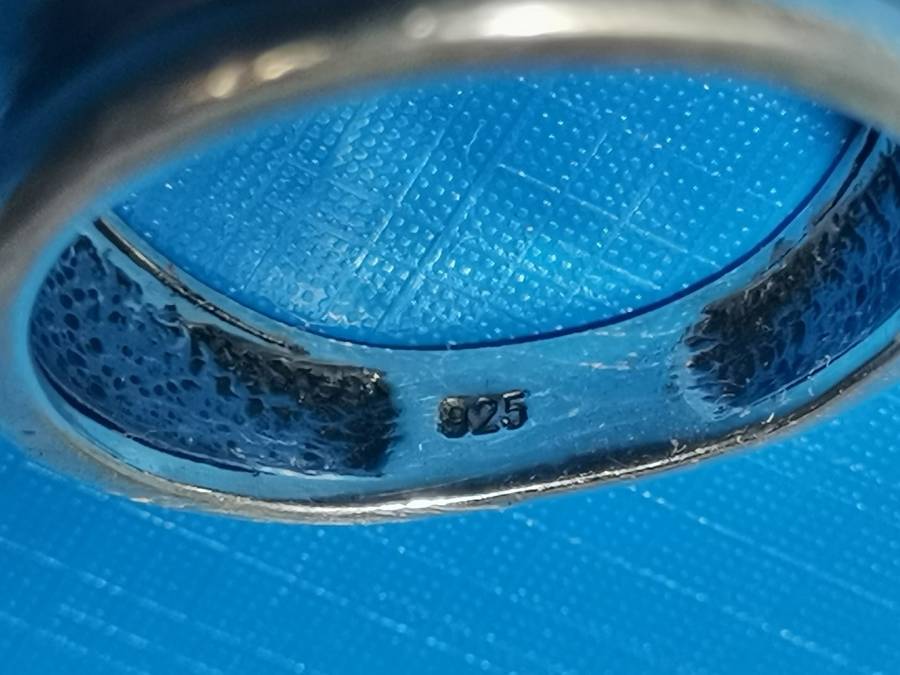 SILVER 925 RING. WEIGHT: 6.40 GRAMS.  INSIDE DIAMETER: 17MM+.