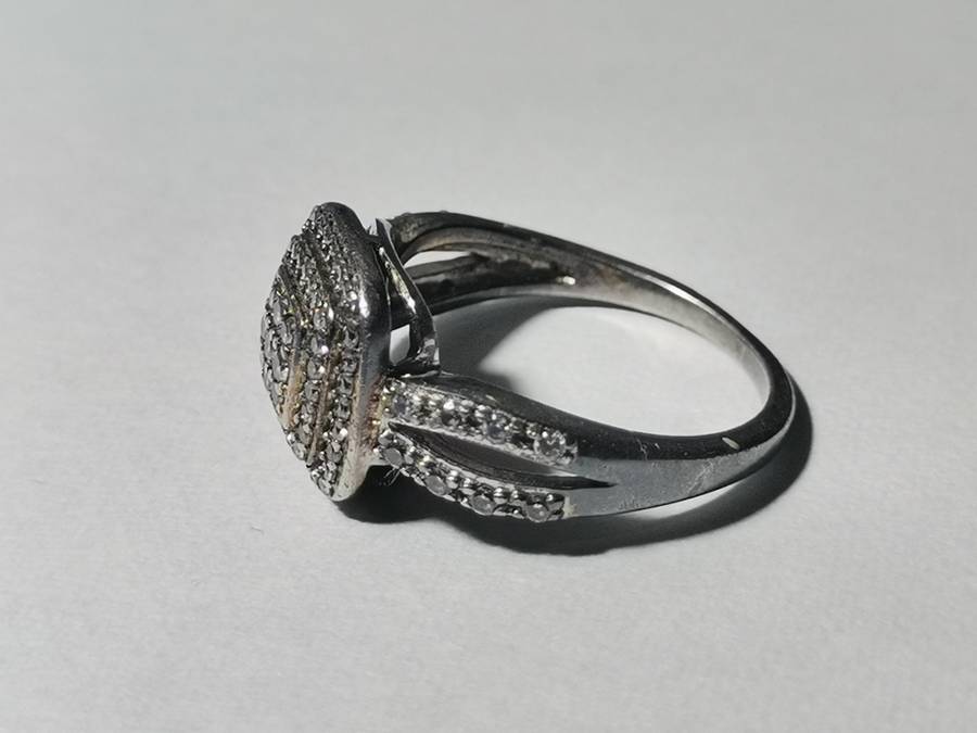 SILVER 925 RING. WEIGHT: 3.67 GRAMS.  INSIDE DIAMETER: 16MM.