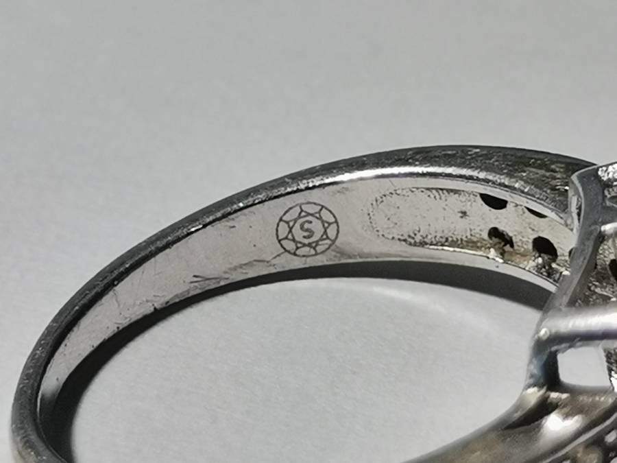 BEAUTIFUL SILVER 925 RING. WEIGHT: 4.16 GRAMS.  INSIDE DIAMETER: 18MM.