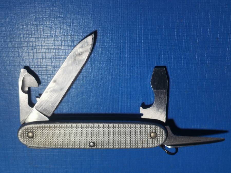 SAW / SADF ISSUE SILVER ALOX VICTORINOX POCKET KNIFE WITH NATO NUMBER