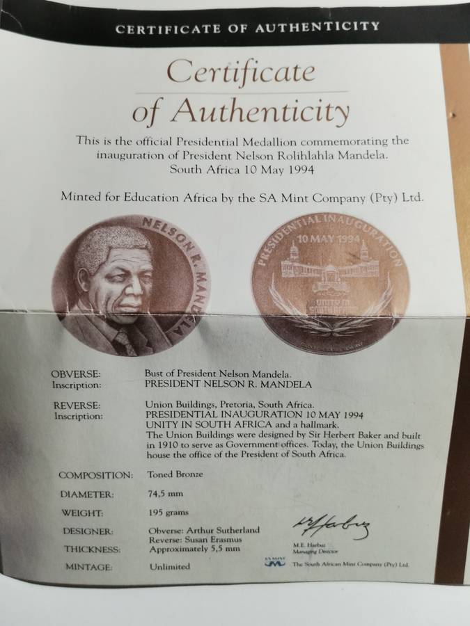 HUGE FNB MANDELA MEDALLION IN BOX WITH CERTIFICATE. WEIGHT: 195 GRAMS.