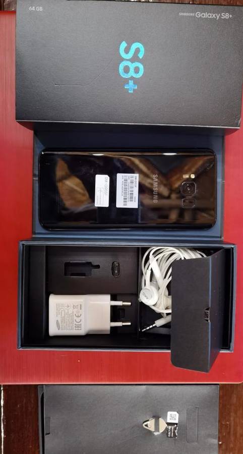 Samsung Galaxy S8 Plus NEW CONDITION BOXED