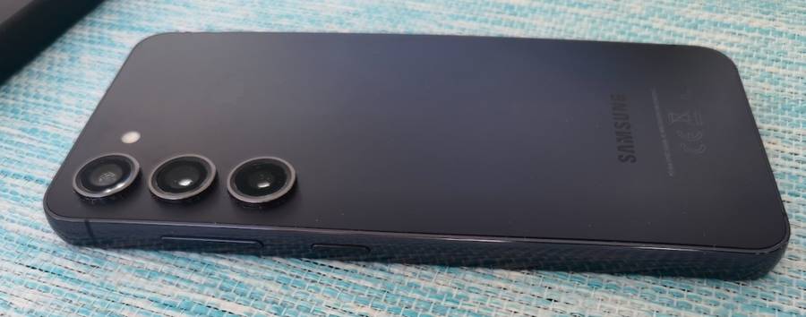 SAMSUNG GALAXY S23 - BOXED - NEW CONDITION