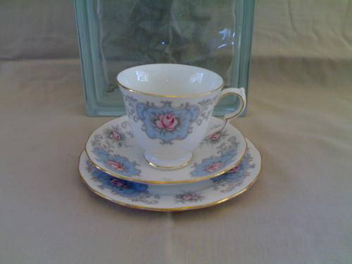 Trio "Queen Anne"