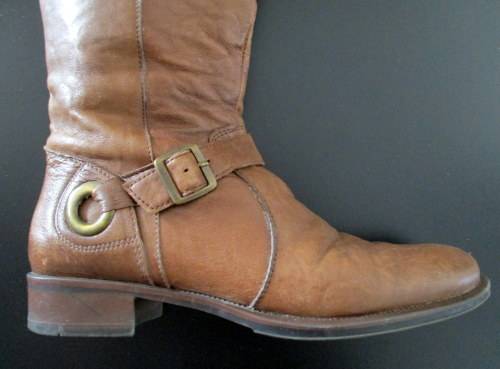 WOOLWORTHS LEATHER BOOTS Size 6