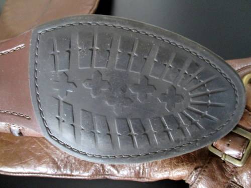 WOOLWORTHS LEATHER BOOTS Size 6