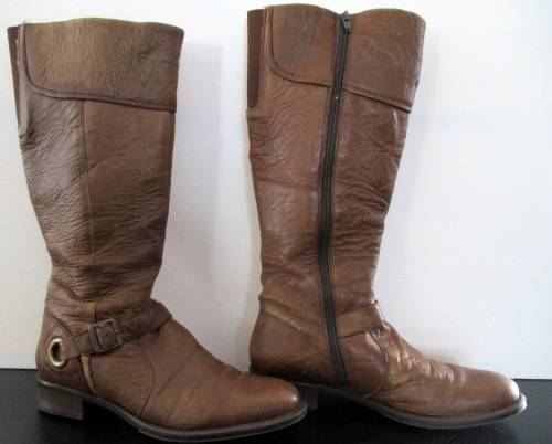 WOOLWORTHS LEATHER BOOTS Size 6