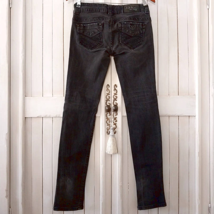 GUESS LOW-RISE SKINNY JEANS W28 - BLACK WASH