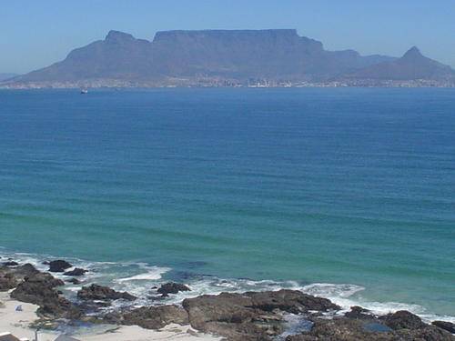 7 DAY BREAKS: CAPE TOWN Beachfront Selfcatering Apartment BLOUBERGSTRAND (Jan) SOLD
