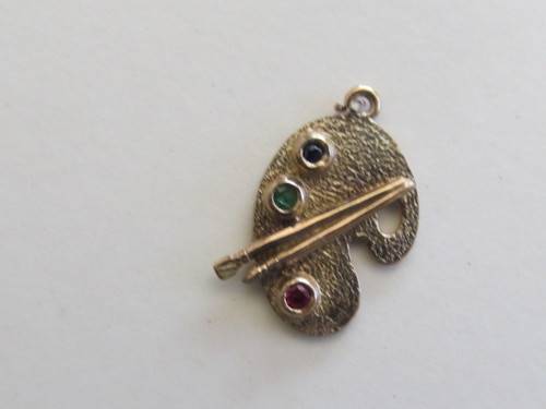 9 ct yellow gold artist palette with 3 stones - ruby, emerald and blue saphire