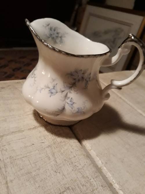 22 PIECE PARAGON BRIDES CHOICE TEASET