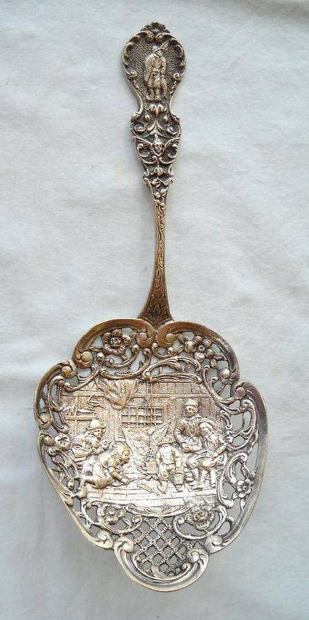 ORNATELY DECORATED SILVER PLATE SERVING SPOON-LOVELY CONDITION