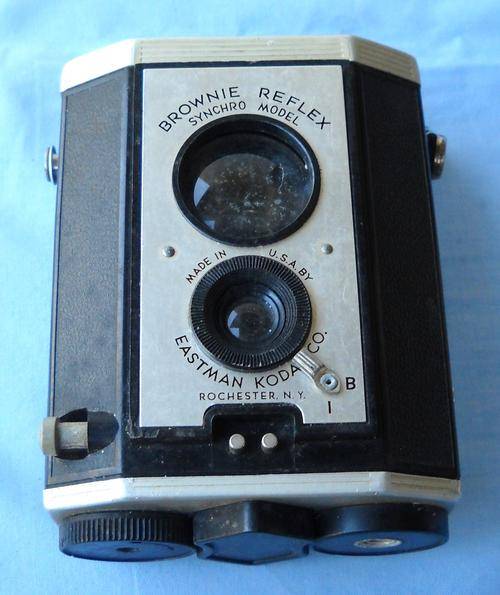 EASTMAN KODAK CAMERA-BROWNIE REFLEX-SYNCHRO MODEL-1941-1952-EXCELLENT CONDITION