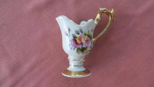 Very small little cute flower vase