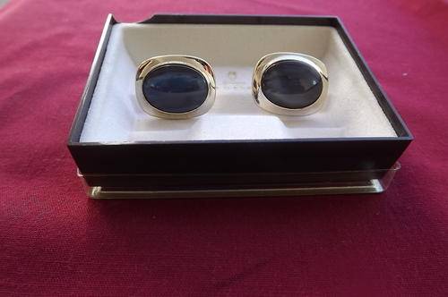 Stratton set of cufflinks in box