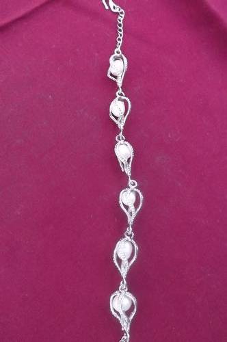 Bracelet with 6 cultivated Pearls