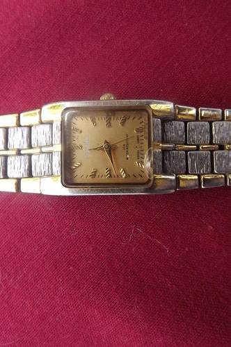 Seiko Ladies Quartz Watch - working