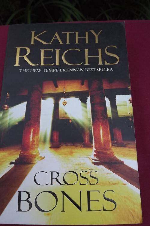 Book - Cross Bones by Kathy Reichs
