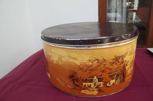 Vintage Round Cake Tin