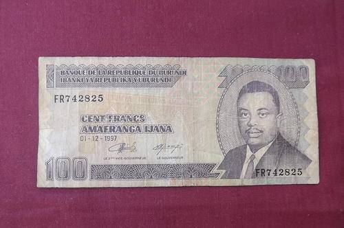 Banknote from Bank of Burundi - 01.12.1997 - 100 Franncs - used condition