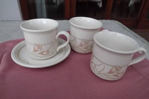 Set of 3 Cups and 1 Saucer by Biltons England - good condition