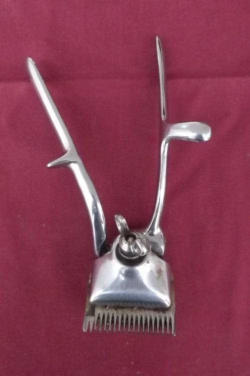 Hand Operated Hair Clipper - good condition