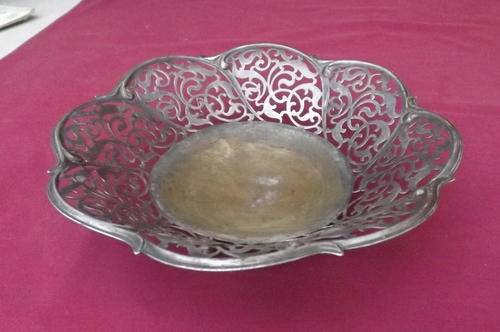 Seranco Silver Plated Dish on little feet with pretty design - 21.5cm diameter