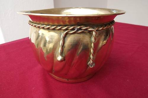 Brass Flower Pot - height 10cm - diameter 12cm - good condition